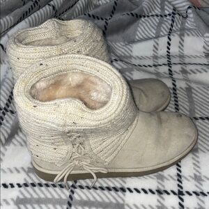 Cozy Cream Knit Women's Boots